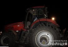 Нетрезвые мужчины рассекали по селу на краденом тракторе