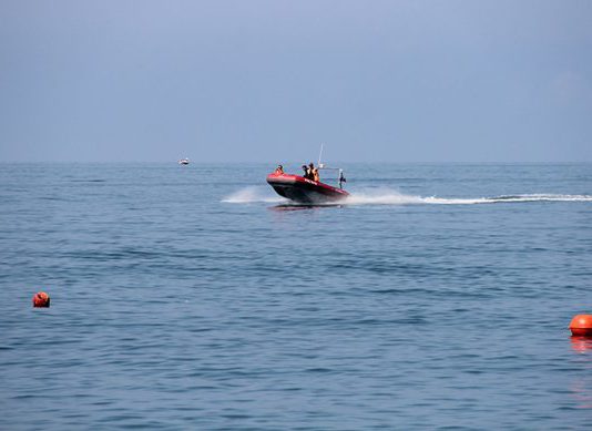 Пару из Павлограда унесло в море на надувном матрасе