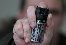 Уклонист распылил в лицо полицейскому газовый баллончик