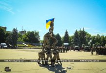 Выступления оркестра, спецподразделений и военная техника — в центре Павлограда присягали гвардейцы (ФОТО и ВИДЕО)