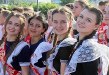 Выпускники павлоградской школы вальсировали на фесте Dnepr Valse (ФОТО)