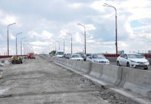 Зеленский и Филатов заключили пари, что мост в Днепре будет отремонтирован до 14 сентября