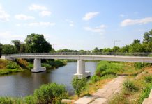 Реконструированный мост в Павлограде уже полтора года «служит» горожанам (ФОТО)