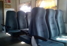 В поезде, идущем через Павлоград, активисты заметили «зайцев»