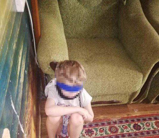 На Днепропетровщине опекун приковывала 8-летнего ребенка к дивану