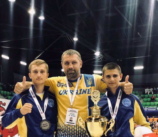 Павлоградцы привезли золото и серебро с Чемпионата Европы по кикбоксингу