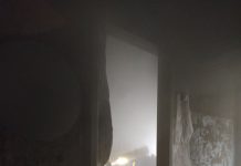 В Першотравенске во время пожара спасли трех людей