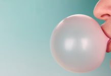 Павлоградца, который украл жевательные резинки, посадили в тюрьму