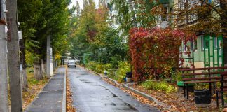 На Комарова отремонтировали проезжую часть и внутридворовые дорожки