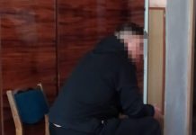 Хулигана, орудовавшего в банках и ТЦ Павлограда, задержали