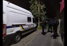 Задержания в караоке-клубе: в Павлограде полиция проводит следственные действия (ВИДЕО)