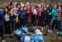 Студенты Павлоградского медицинского колледжа убрали лес от мусора (ФОТОФАКТ)