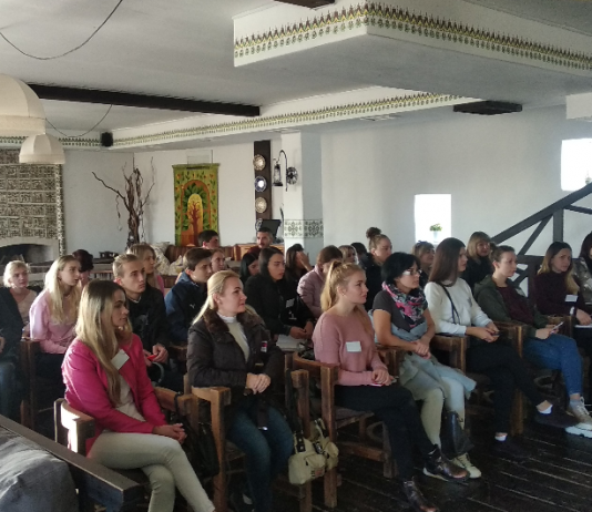 В Павлограде стартовали бесплатные курсы для официантов