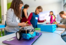 В Павлограде проведут бесплатное занятие по роботехнике «РобоКОД. Дівчата вміють»