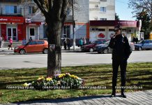 В Павлограде прошла акция «Цветок справедливости» против бездействия правоохранителей (ФОТО и ВИДЕО)