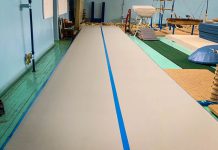 Спортивным гимнастам Павлограда впервые за полвека купили новую гимнастическую дорожку