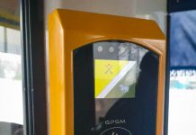 С 1 декабря льготники будут ездить в автобусах только по электронным карточкам