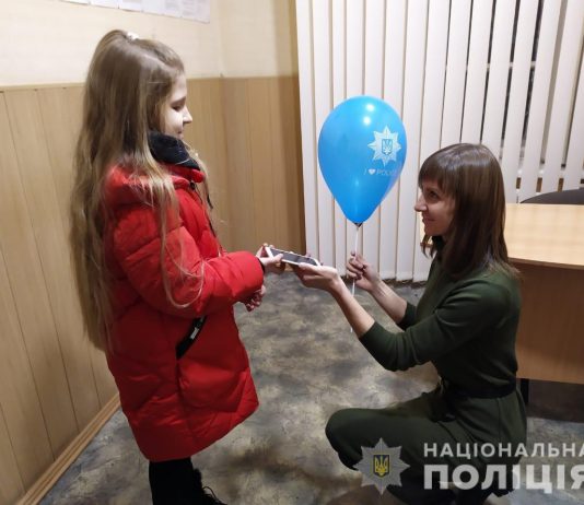 В Павлограде преступник ограбил 8-летнюю девочку