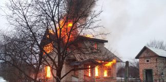 Вблизи Павлограда сгорел дачный дом (ФОТО)