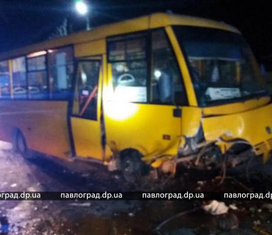 Спасатели сообщили, сколько людей пострадало в ДТП на Полтавской