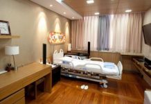 Зеленский пригрозил санкциями за VIP-палаты в больницах