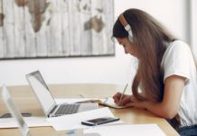 На Днепропетровщине для школьников, которые будут сдавать ДПА и ВНО, готовят специальные видеоуроки