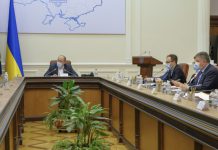 В Украине продлили карантин и ввели чрезвычайную ситуацию