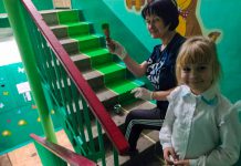 В Павлограде художница разрисовала подъезд (ФОТО и ВИДЕО)