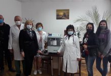 Волонтёры передали павлоградским медикам кислородный концентратор и средства защиты