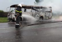 Полностью сгорел автобус, едущий из Павлограда в Першотравенск (ВИДЕО)