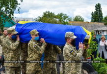 «В тот день он знал, что нас подобьют»: Павлоград попрощался с погибшим бойцом (ФОТО и ВИДЕО)