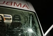 В Петропавловском районе пьяный мужчина разгромил машину «скорой»