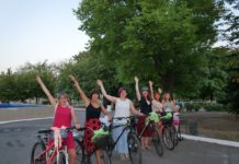 В Терновке провели первый «девчоночий велопробег»