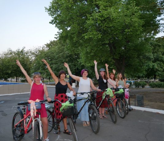 В Терновке провели первый «девчоночий велопробег»