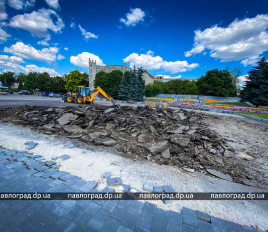На Соборной площади к работе приступил новый подрядчик (ФОТО)
