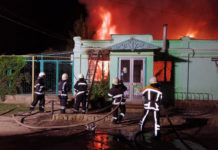 В Малоалександровке дотла сгорел магазин (ФОТО и ВИДЕО)