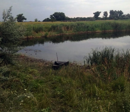 Павлоградские водолазы доставали тело рыбака