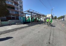 В Павлограде реконструируют одну из остановок