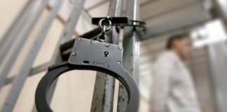 Запропонував підвезти: на Дніпропетровщині водій зґвалтував 16-річну дівчину