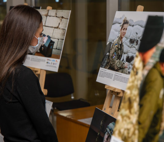 Павлоградка стала героиней фотовыставки «Женщины, мир, безопасность»