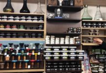 В Павлограде изготавливали контрафактный табак для кальяна