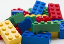 Первоклассники Павлограда обучаются с конструкторами LEGO