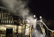 В Павлоградском районе горел частный дом