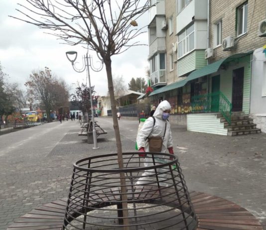 В Павлограде проводят дезинфекцию мест большого скопления людей