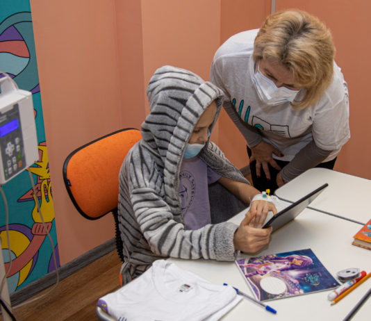 В Днепре открыли Школу Супергероев для тяжелобольных деток