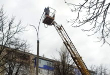 КП «Павлоград-Свет» обновляет освещение на улицах города