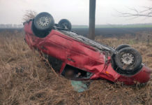 В Павлоградском районе тело водителя доставали из искорёженной машины