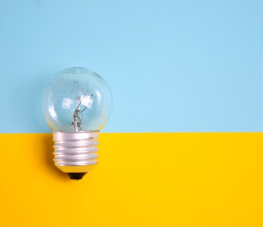 Стало відомо, коли і як українці зможуть обміняти свої старі лампи