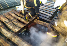 В Павлоградском районе горела баня