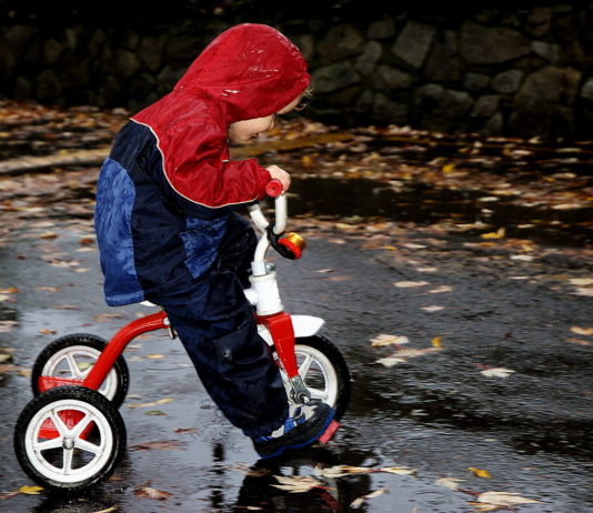 Наркозависимая женщина воровала у павлоградцев детские велосипедики